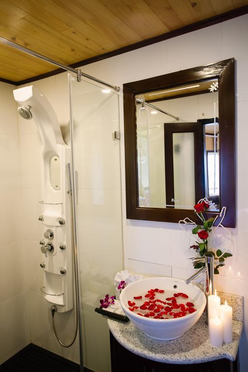 Cristina Diamond Cruise Hotell Ha Long Rom bilde
